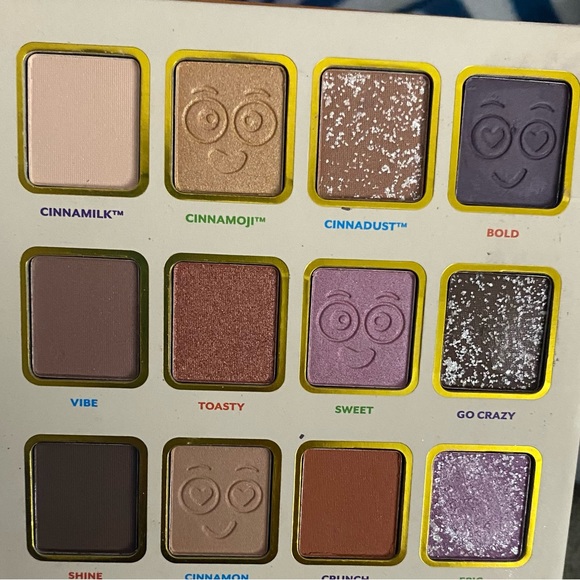 Cinnamon Toast Crunch Eyeshadow Palette X Taste Beauty - Picture 6 of 10